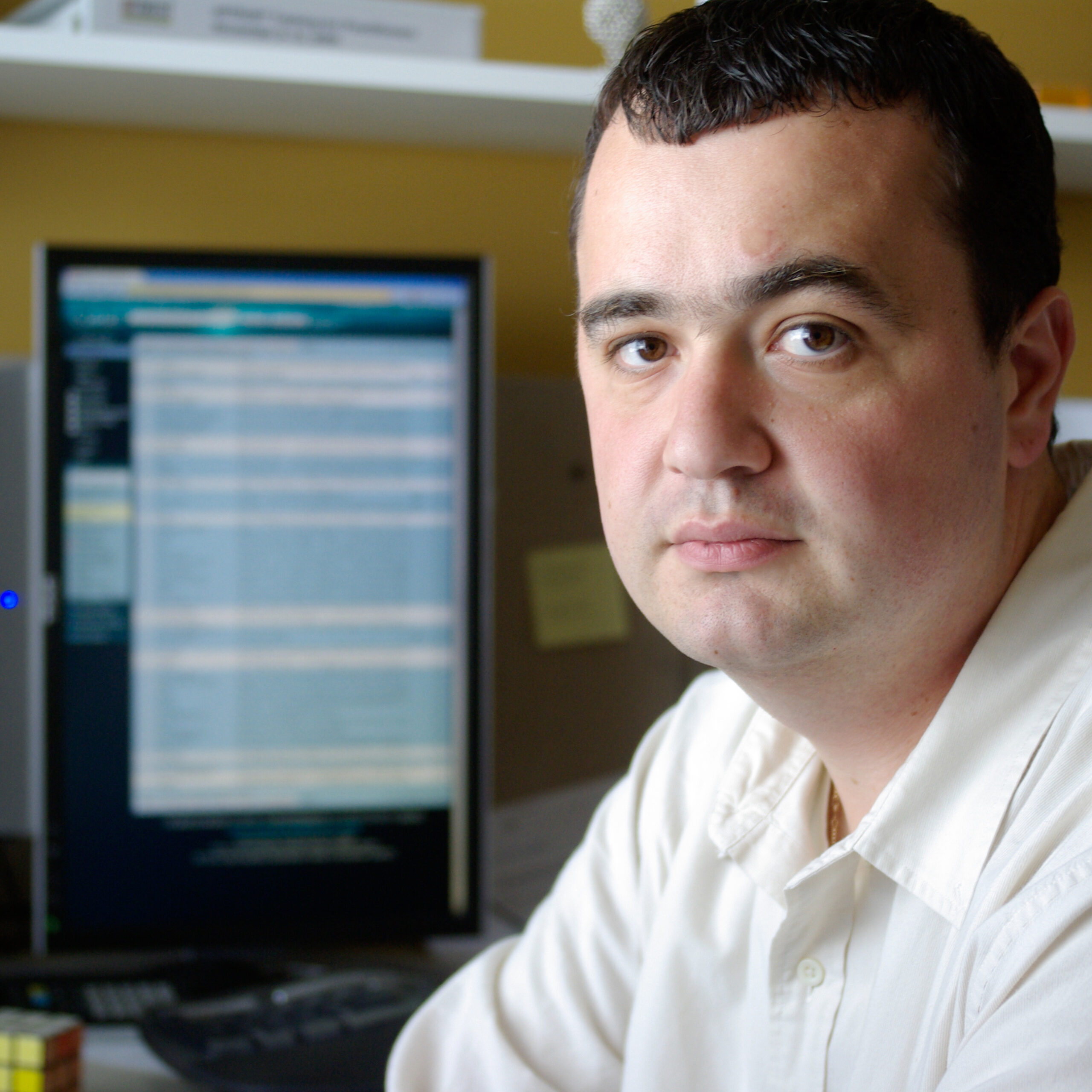 Headshot of Yan Kravchenko